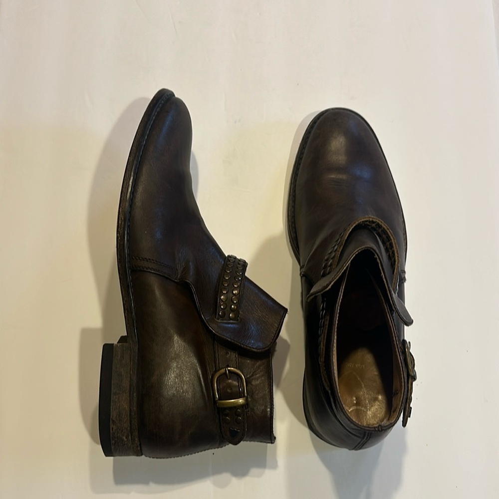Hollywood Trading Co HTC brown leather ankle boots w side adjust buckle Italian